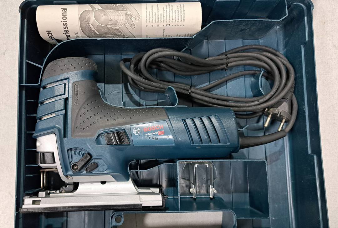 Bosch GST 150 CE прободен трион в куфар