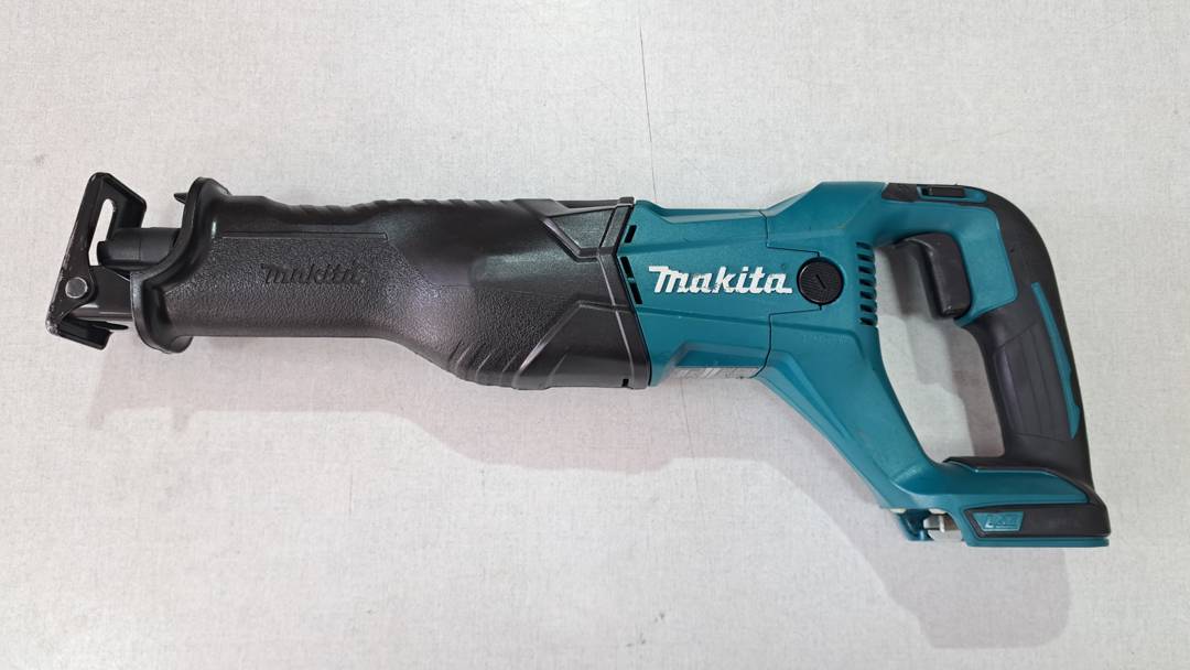 Makita DJR186 Akku-Säge / Säbelsäge