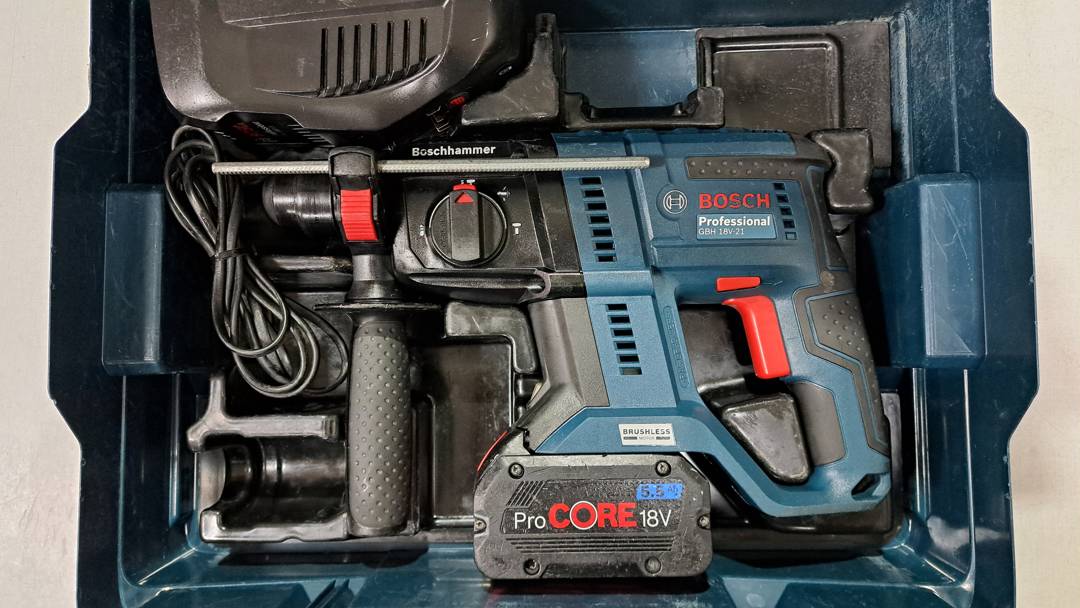 Bosch GBH 18V-21 дрель SDS plus комплект