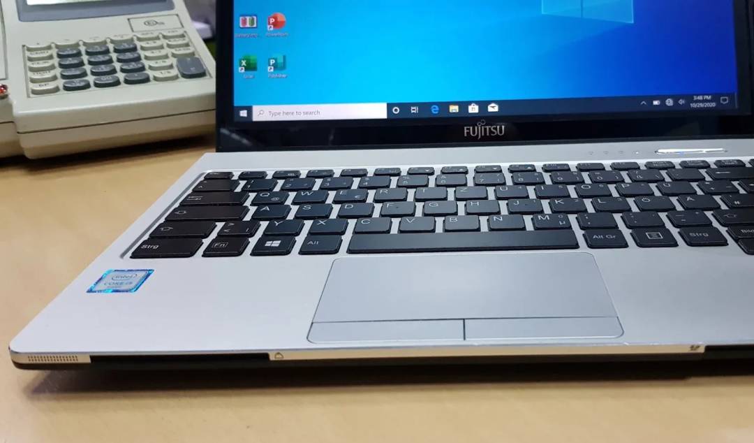 Buy Laptop Fujitsu Lifebook S935 — i5 5300U,… — price 169 EUR