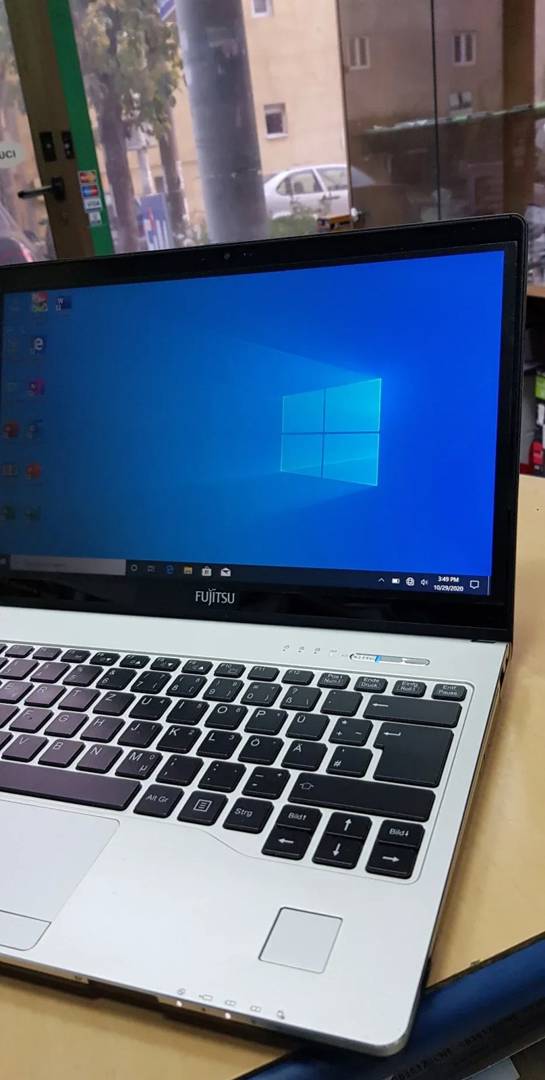 Buy Laptop Fujitsu Lifebook S935 — i5 5300U,… — price 169 EUR
