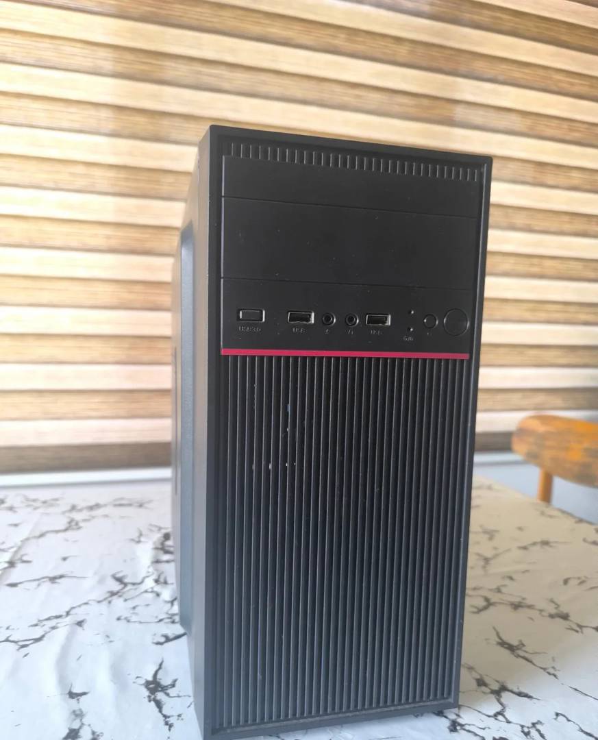 Computer Intel i5-10400, 8GB DDR4, SSD 500GB, Windows 11 Pro mit Lizenz
