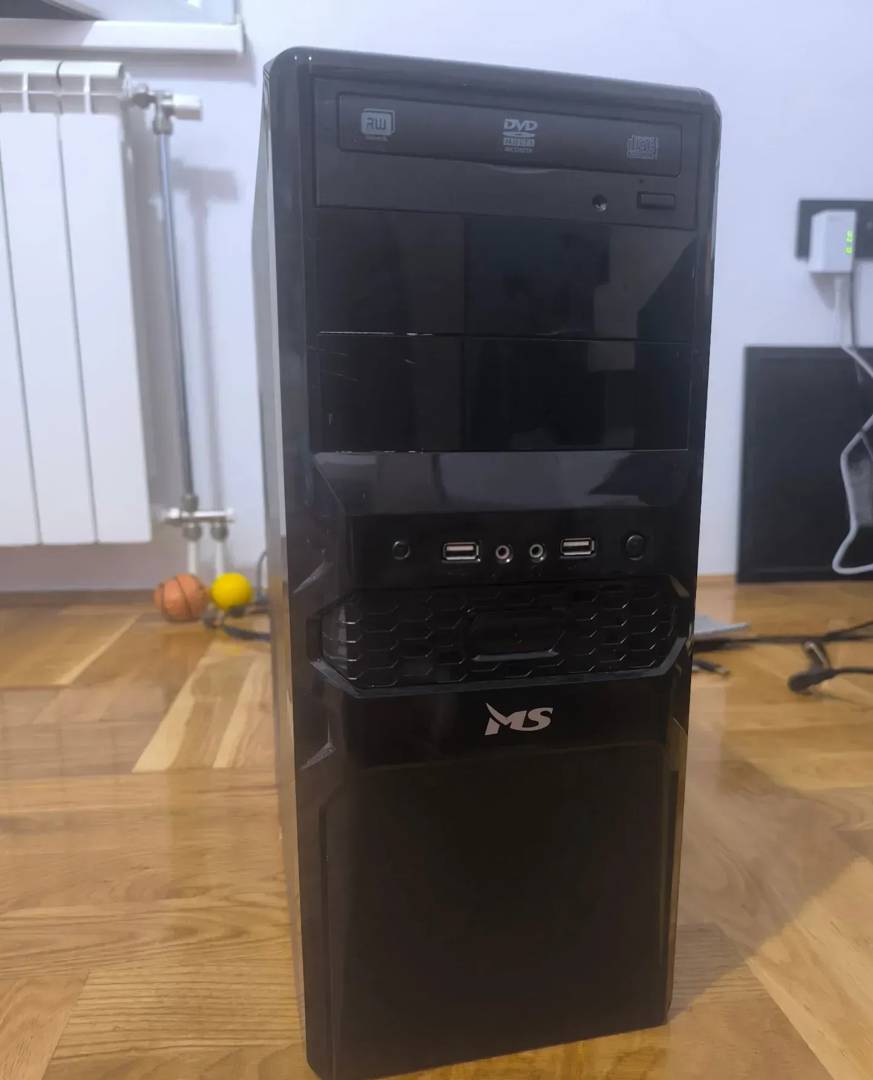 Computer Intel i5-4460, 8GB DDR3, SSD 240GB + HDD 500GB
