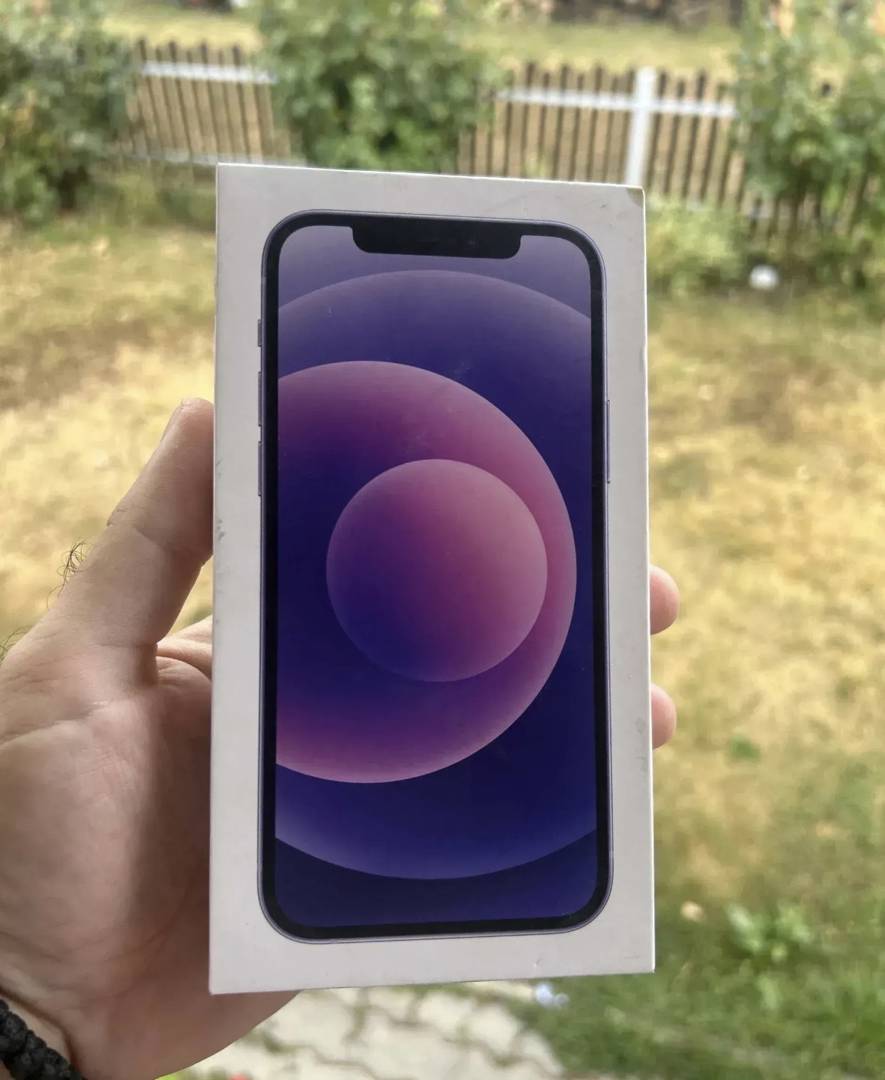 iPhone 12