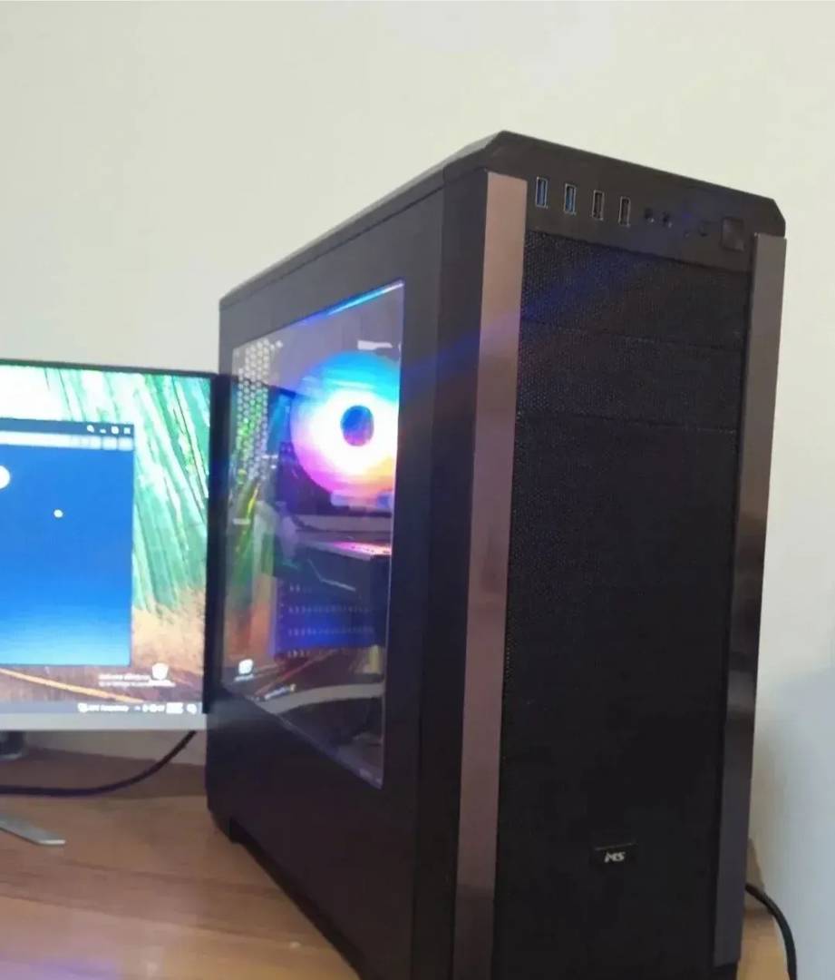 Računar Intel i7-6700, RX 470 8GB, 16GB DDR4, SSD 128GB