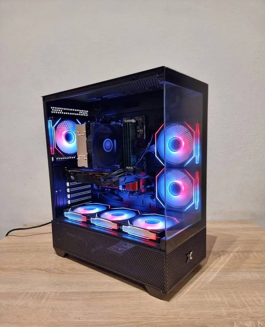Computer Intel i7-4790, RX 580 8GB, 16GB DDR3, SSD 512GB + HDD 500GB