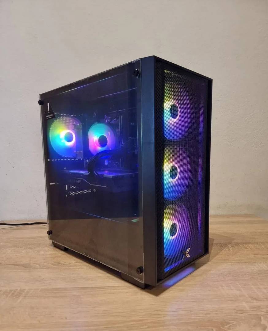 Számítógép Ryzen 5 1600, RX 570 4GB, 16GB DDR4, SSD 256GB + HDD 320GB