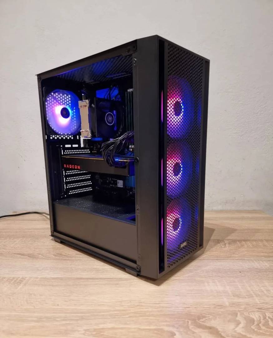 Računar Intel i7-4770, RX Vega 56 8GB, 16GB DDR3, SSD 256GB + HDD 1TB
