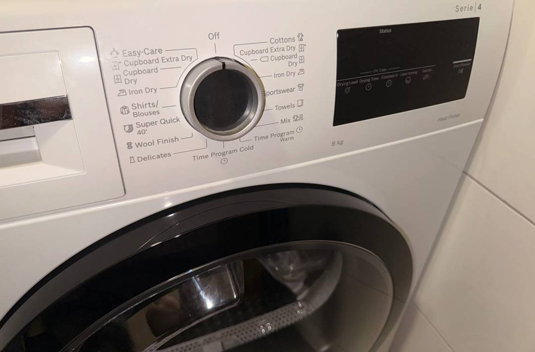 Сушилня Bosch WTH852.