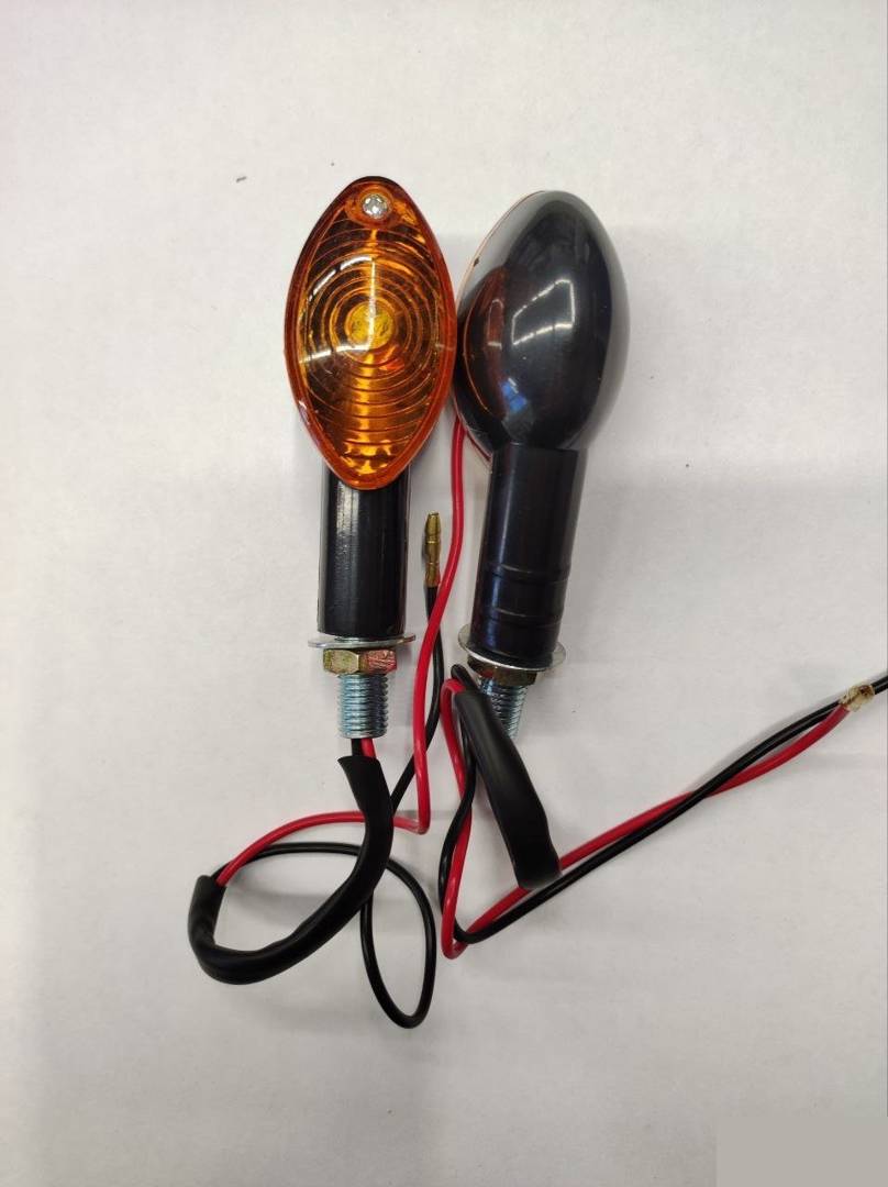 Universelle kleine Blinker für Motorräder und Roller, 7–9,5 cm — Stück, neu
