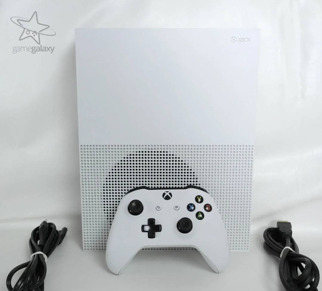 Xbox One S / One X — 500GB и 1TB, акаунт с игри