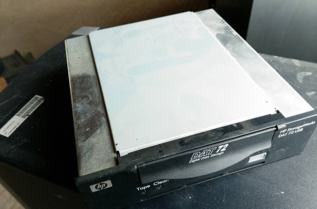Ленточный накопитель (стример) HP DAT72