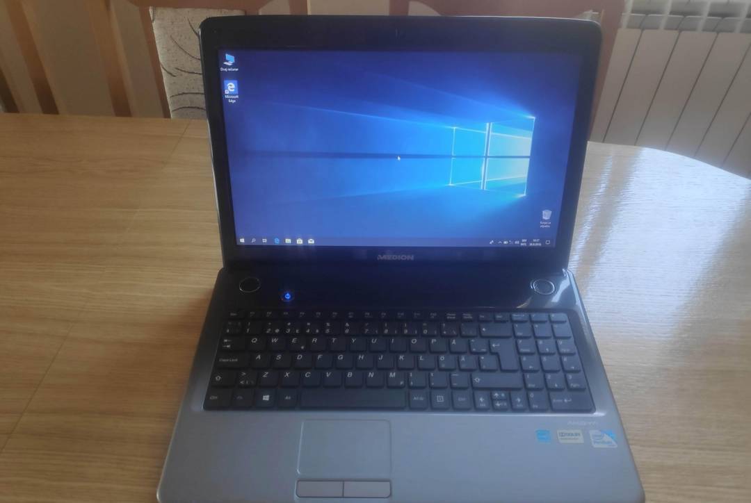 Laptop Medion Akoya E6234 Pentium B960 / 4 GB / 500 GB HDD