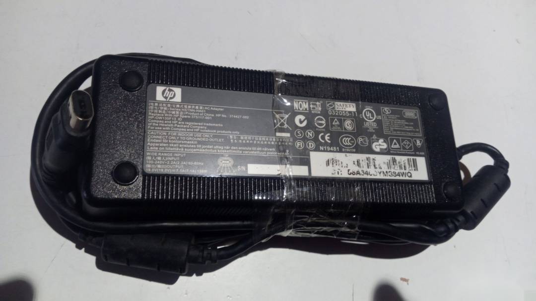 Punjač za laptop HP 19 V 7.1 A