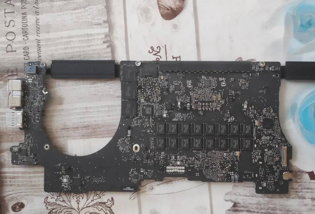 Placă de bază laptop Apple MacBook Pro 15 Retina A1398 (Mid 2012) 2.6 GHz