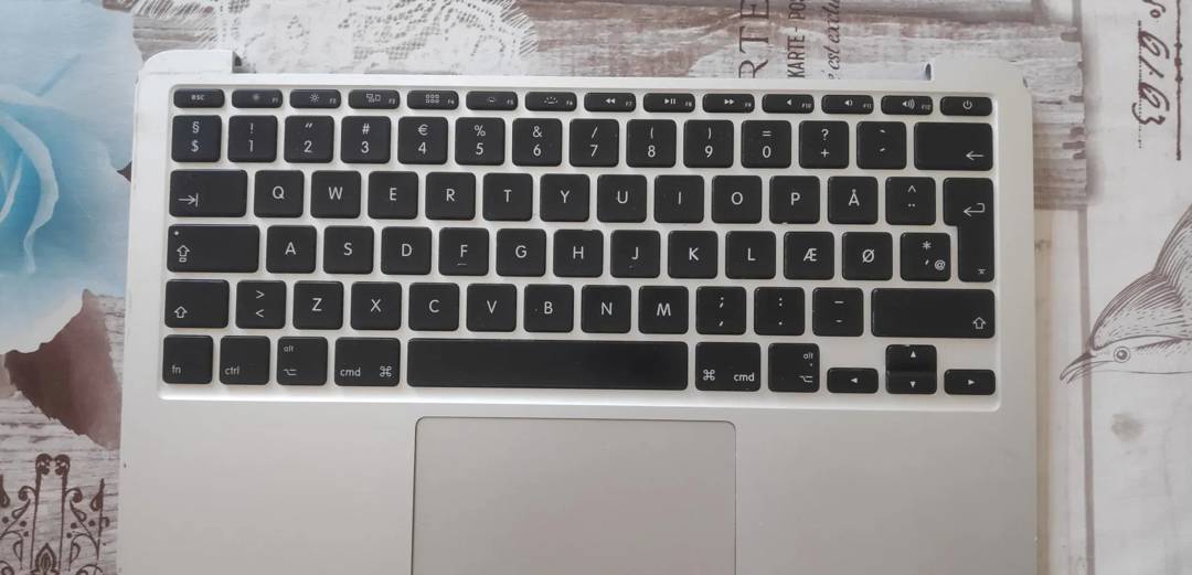 Палмрест с клавиатура Apple MacBook Air 11 A1465 (Mid 2012)