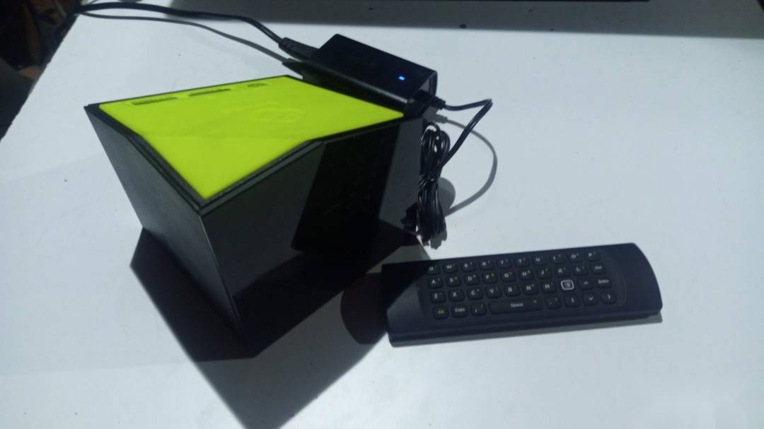 Media plejer D-Link Boxee Box DSM-380 HD WiFi