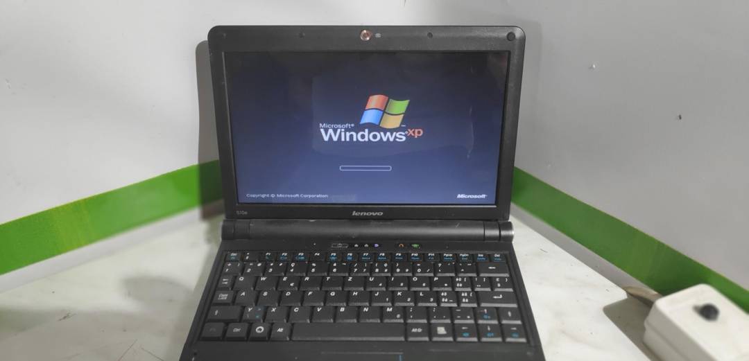 Laptop Lenovo IdeaPad S10e Atom N270 / 1.5 GB / 160 GB HDD