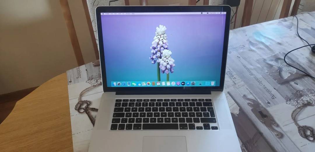 Лаптоп Apple MacBook Pro 15 Retina (Mid 2014) i7 2.2 GHz / 16 GB / 256 GB SSD