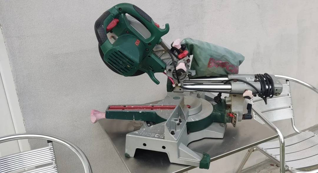 Kappsäge Bosch PCM 8 1200 W 216 mm