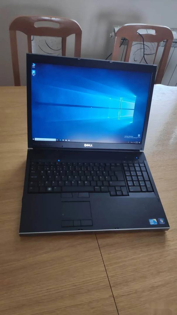 Laptop Dell Precision M6500 i7-740QM / 8 GB / 500 GB HDD