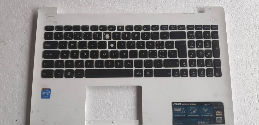 Palmrest mit Tastatur Asus F553M
