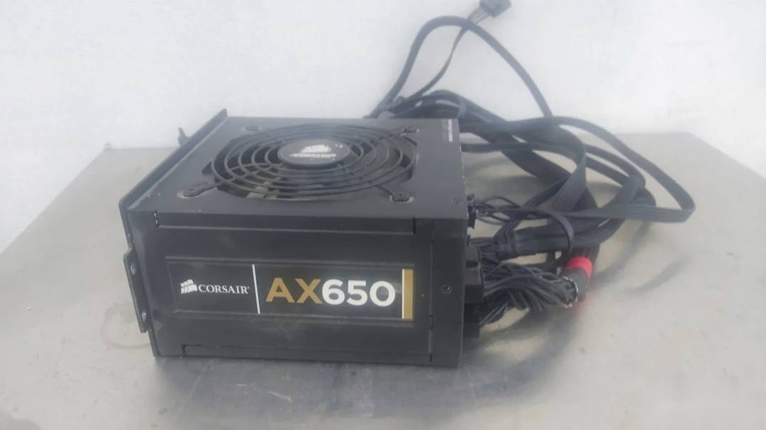 Захранване за компютър Corsair AX650 650 W