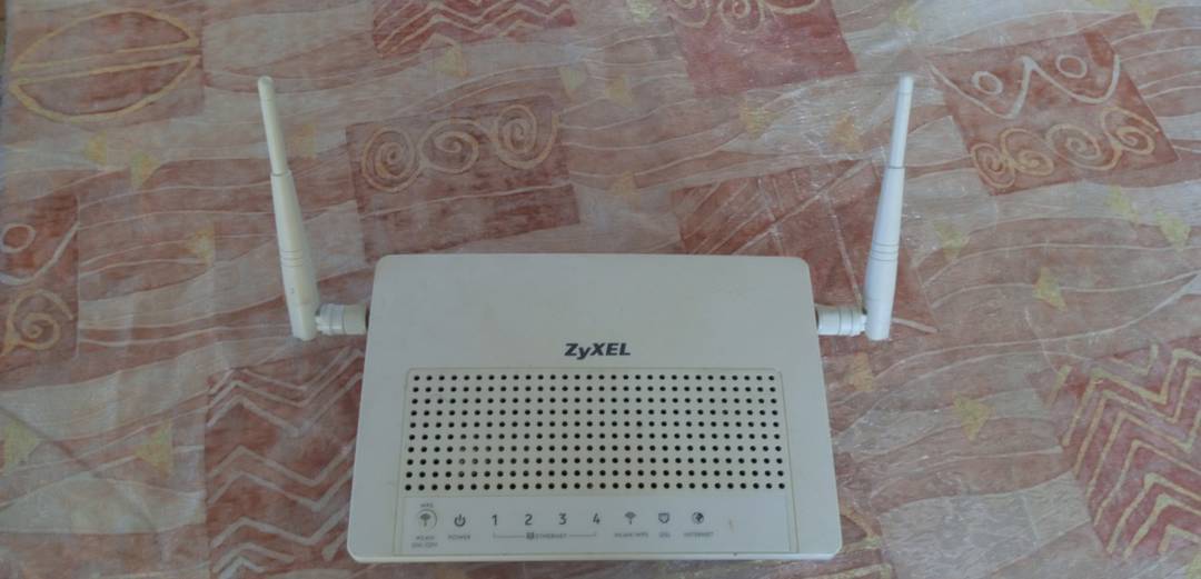 Wi-Fi-роутер Zyxel P-660HN-F1