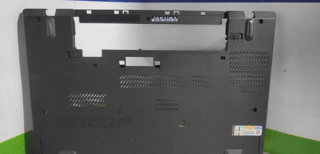 Carcasă inferioară Lenovo ThinkPad T450