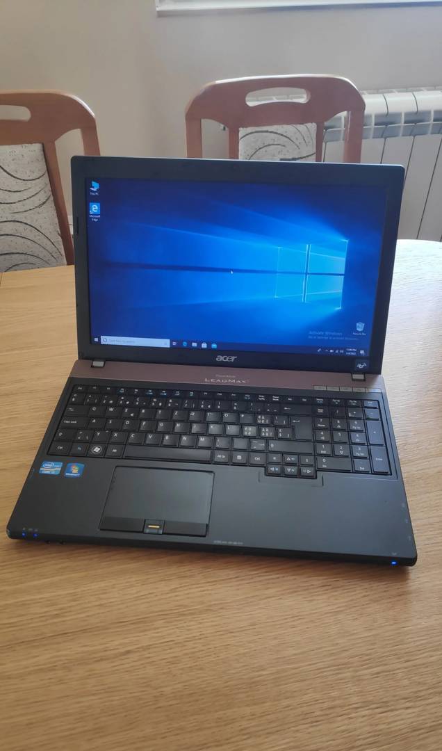 Laptop Acer TravelMate 8573 i5-2450M / 4 GB / 500 GB HDD