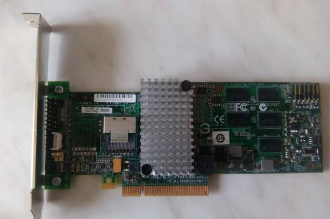 RAID kontroler Intel RS2BL040 4-port SAS 6 Gb/s PCIe x8