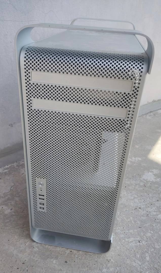 PC Apple Mac Pro 5,1 2x Xeon E5620 2.4 GHz / 24 GB