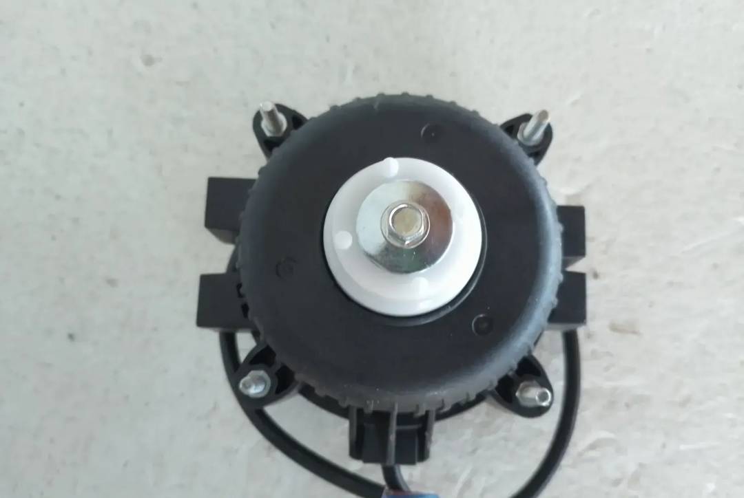 Household fan motor 100–230 V