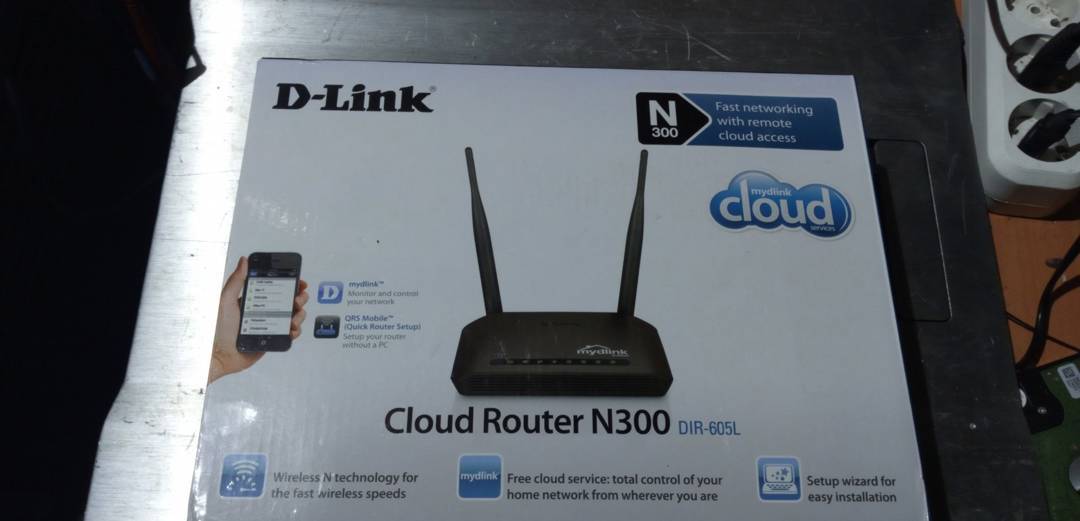 Wi-Fi-роутер D-Link DIR-605L 300 Mbps