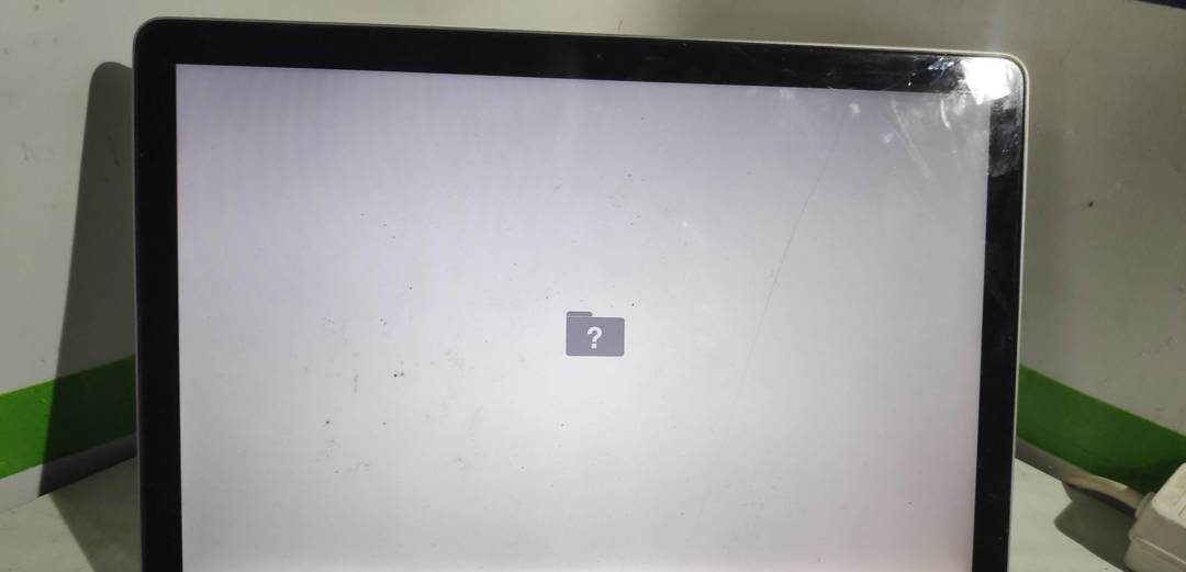 Экран в сборе с корпусом Apple MacBook Pro A1286 (2009)