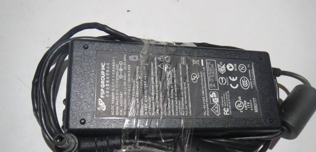 Зарядно за лаптоп Asus 19 V 3.42 A