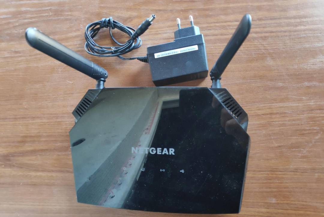Wi-Fi-роутер Netgear R6260 AC1600