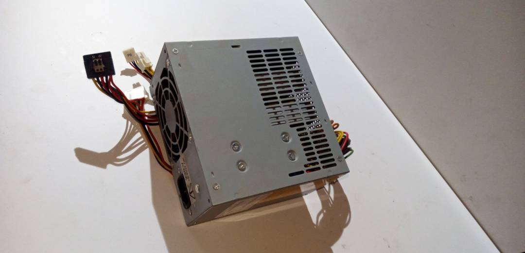 Захранване за компютър Bestech 300 W ATX