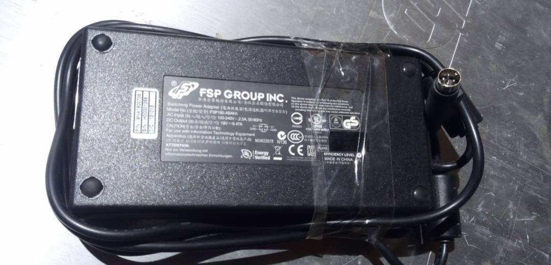 Strujni adapter FSP 19 V 9.74 A
