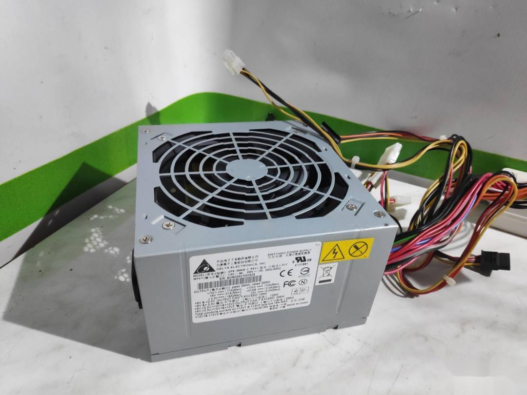 Захранване за компютър Delta Electronics 350 W