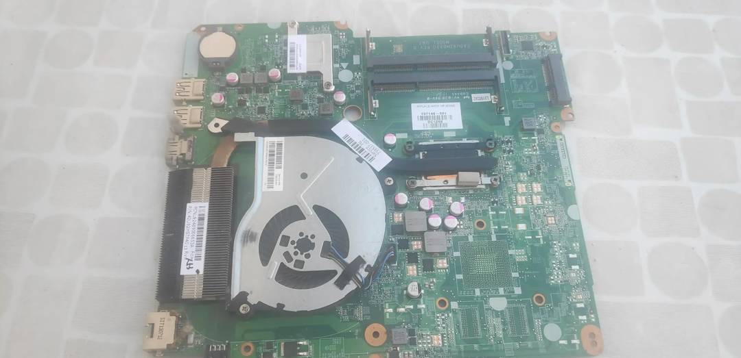 Laptop alaplap HP Pavilion 15-n034so AMD A8-4555M