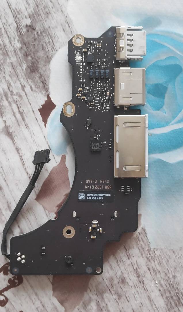 Pločica s portovima Apple MacBook Pro 13 Retina A1502 (Early 2015)