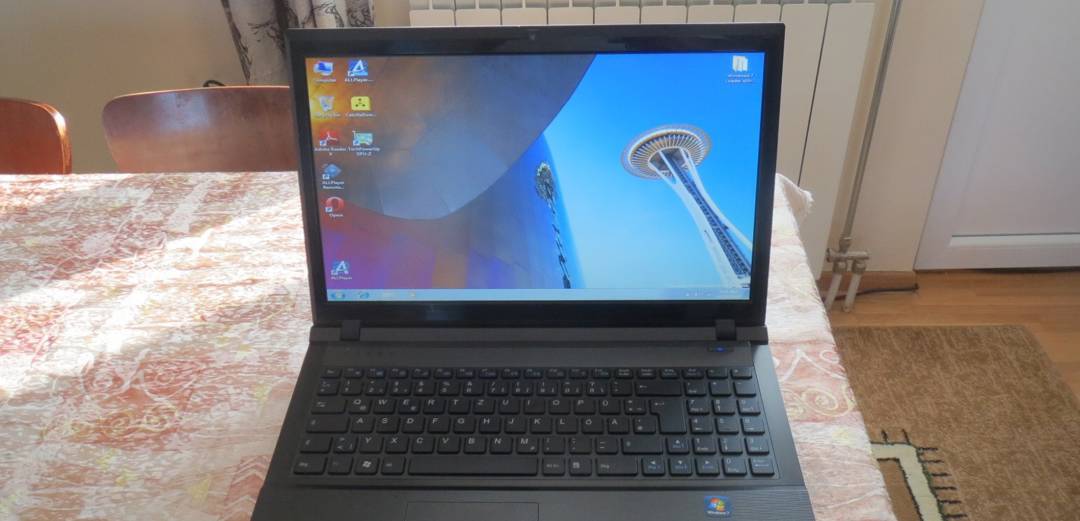 Лаптоп Terra Mobile 1511 Athlon 64 X2 QL-62 / 2 GB / 80 GB HDD