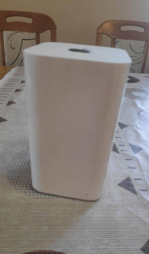 Usmerjevalnik WiFi Apple AirPort Extreme A1521 EMC 2703