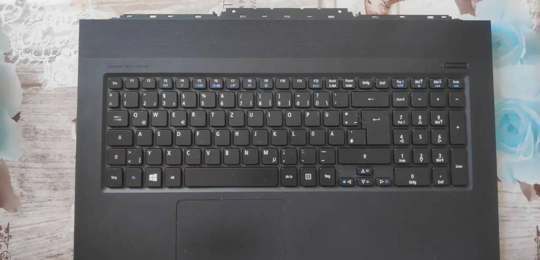 Palmrest mit Tastatur und Touchpad Acer Aspire VN7-791