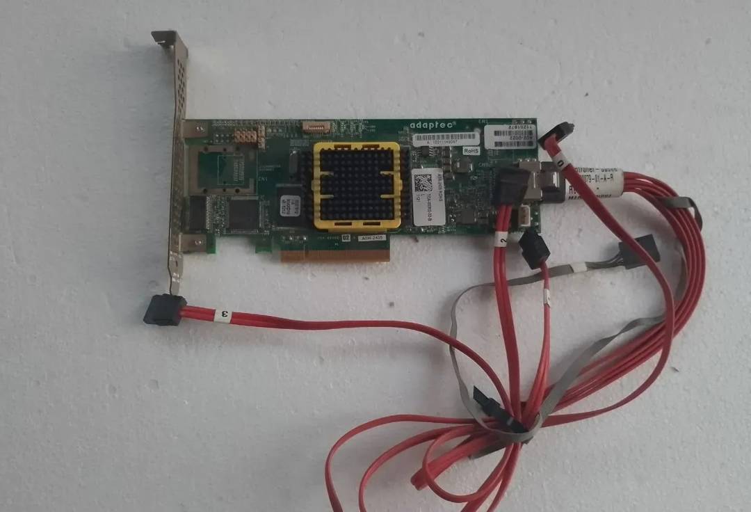 RAID vezérlő Adaptec ASR-2405 4-port SAS/SATA 3 Gb/s PCIe x8