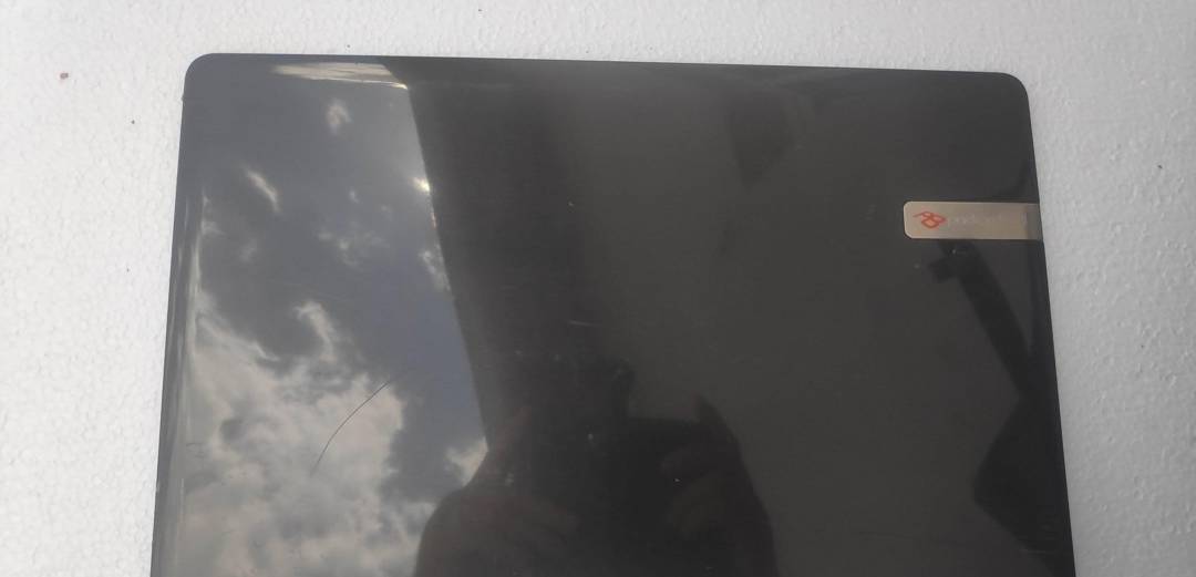Капак на екрана Packard Bell EasyNote TE E-1200