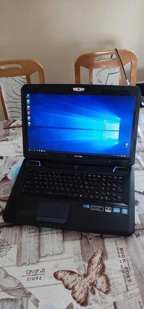 Laptop Medion Erazer X7819 i7-3610QM / 12 GB / 128 GB SSD + 500 GB HDD