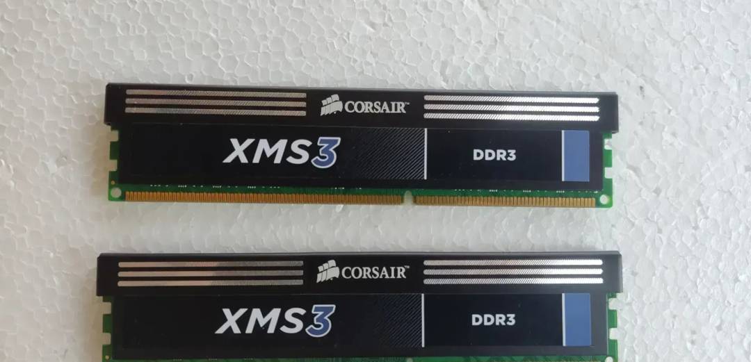 Pomnilnik RAM za računalnik Corsair / GeIL 2x 4 GB DDR3 1333 MHz