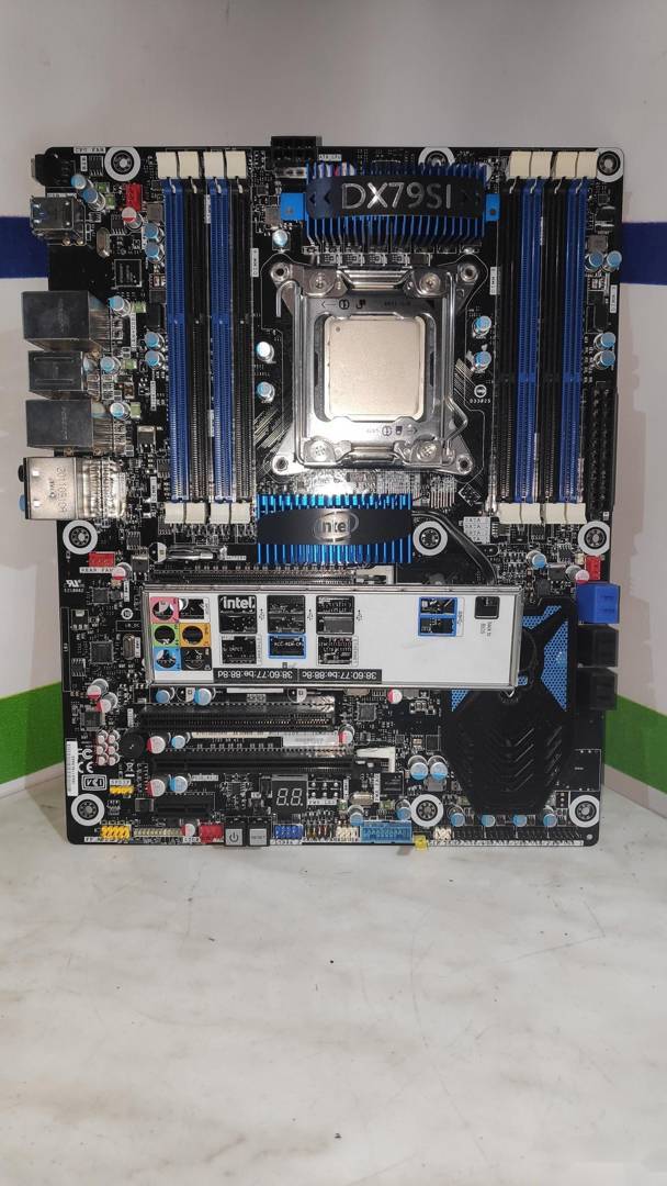Placă de bază cu procesor Intel DX79SI i7-3930K LGA2011